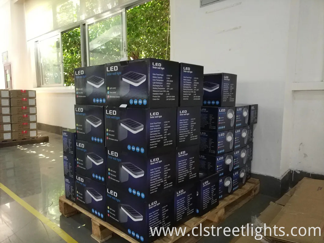 Factory Price Outdoor Decorative Solar Wall Lamp LED Garden Spot Light Design Wall-Mounted Light for Landscaping Patios and Decks Walkways and Pathways